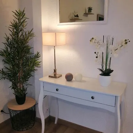 Alicia Apartment Camelas
